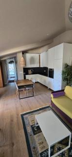 3 Bedroom Apartment - Golem - 0