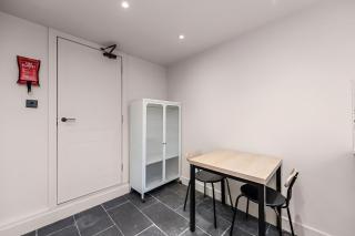 Radiant Studio Nook with Full Kitchen - Londra - 8