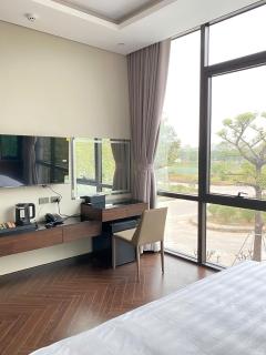 Kings Villa - - 2