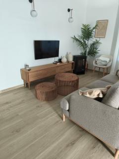 Bonita casa con jardín y piscina - 8