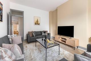 8BR Gem in Prime Location Perfect for Group Stays - Londra - 3