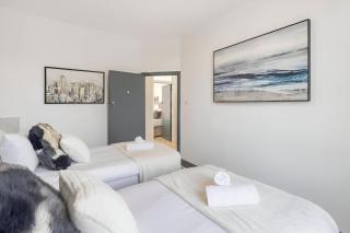 8BR Gem in Prime Location Perfect for Group Stays - Londra - 1