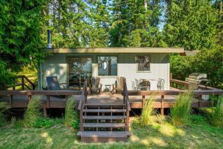 Mutiny Bay Waterfront Cabin by AvantStay Views - Freeland - 7
