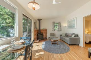 Mutiny Bay Waterfront Cabin by AvantStay Views - Freeland - 8