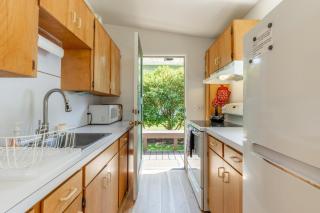 Mutiny Bay Waterfront Cabin by AvantStay Views - Freeland - 6