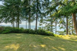Mutiny Bay Waterfront Cabin by AvantStay Views - Freeland - 3