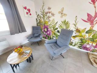 Comfortable chalet in Somme-Leuze with pétanque court - 3