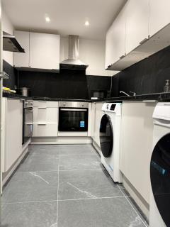 Private Family and Business Rooms Harrow Fast WiFi - 7