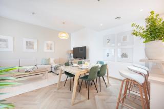 Free housekeeping visits during your stay - StayShort - Cozy 1-Bedroom Apartment for 4 in Dubai Marina! - 0