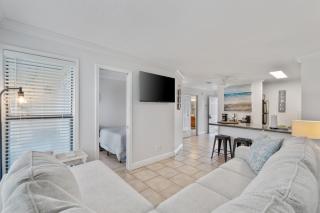 Sandpiper Cove 8140 - 500 Feet to the Beach! Pool in the Back Yard! - Destin - 0