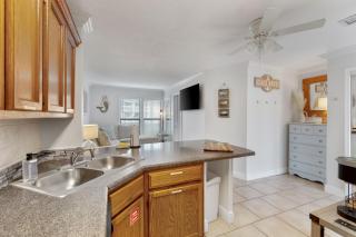 Sandpiper Cove 8140 - 500 Feet to the Beach! Pool in the Back Yard! - Destin - 8