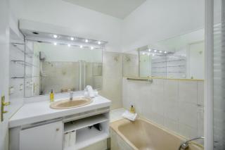 Immogroom - large apartment clim/terrace - wifi - 6