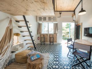 AGTA Nest Loft in Subic Bay with Self-Serve Breakfast - Pet Friendly, WiFi, Monkeys! - - 5