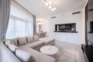 Beautiful 2 BR Apartment next to Opera I Burj View - 8