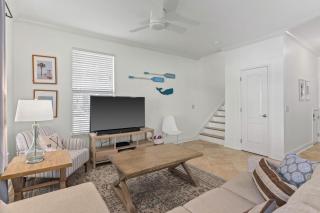 Coral By AvantStay Gorgeous Three Story Home w Two Balconies - Destin - 3