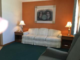 East Street Inn & Suites - Tipton - 8