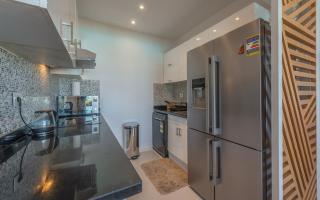 Relax in Style I Lagoon-Front 2BR in Swan Lake El Gouna - 9