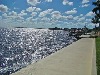 3111 Riverhouse Prince · 3111 Riverhouse Prince - Stunning Riverfront - Cape Coral - 8
