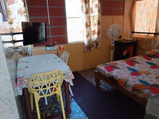 Decent Couples & Decent Friends Room - Chāmundi - 0