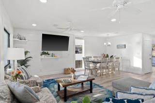 Destiny on the Sand by AvantStay Direct Beach Access Bbq on Large Ocean Facing Patio - Destin - 1