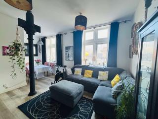 Charming & Modern Flat 2 - Pontypool - 0