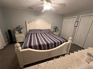 Woodson Bend Resort Condo 7-3 Extremely Large Luxury 1 Bedroom Sleeps 6 - - 7