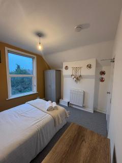 5 bed home at City Hub Studios - Nottingham - 1