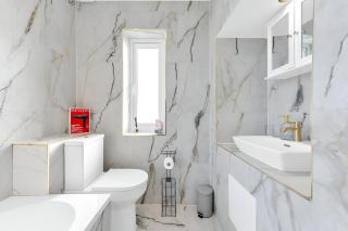 Cozy Home Away 1-Bed Retreat with Kitchen Bliss - Rye - 6