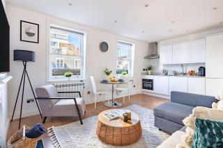 BnBNova - Fitzrovia with Balcony near Oxford Circus - London - 0