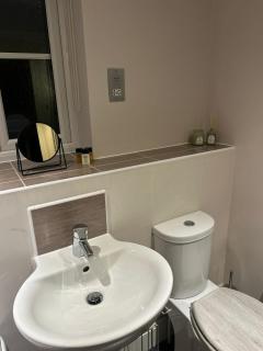 Charming 2 Bed Countryside House with Free Parking - Oundle - 9