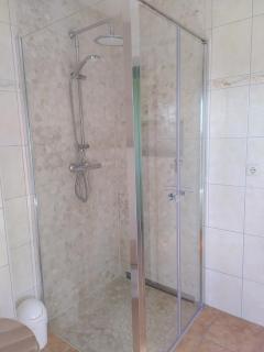 Komfortable Ferienwohnung "Vier Linden", ruhige dörfliche Lage, 20 min zur Küste - 2