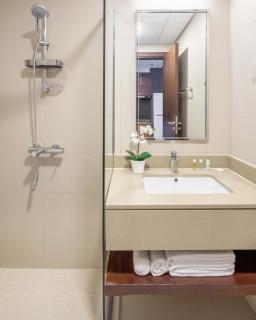Silkhaus renovated studio with Burj Khalifa view in DIFC - Dubai - 4