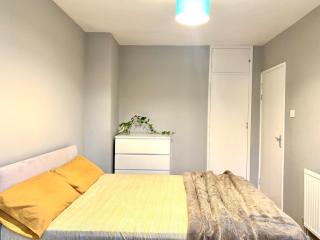 Colourful 4 Bedroom Property - Mile End - Central, Hammersmith & City and District Lines - Londra - 3