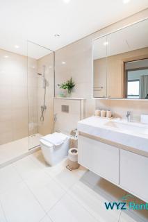 Sleek 1BR w Canal Views Next to Dubai Mall - 6