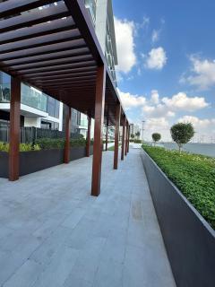 Tick - Contemporary Studio with Balcony Azizi Riviera - Dubai - 2
