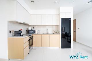 Sleek 1BR w Canal Views Next to Dubai Mall - 7
