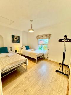 EasyRest Spalding - 6 Beds & Free Parking - Central & Quiet Location - Entire Spacious House - Spalding - 3