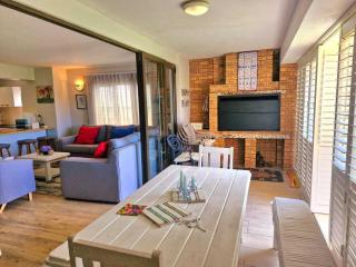 Self-Catering 4 Bedroom House - 7