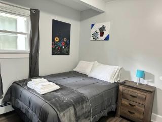Pitcher's Paradise Apt 3 All Star Baseball Rentals - Oneonta - 3