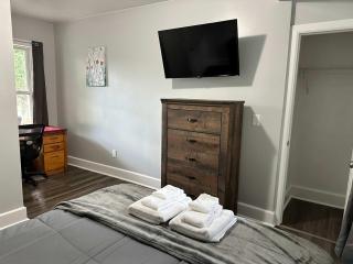 Pitcher's Paradise Apt 3 All Star Baseball Rentals - Oneonta - 2