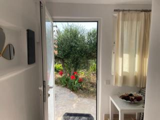 Gorgeous White Marsis Apartment in Paros - - 5