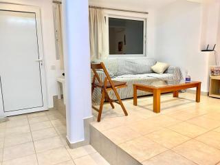 Gorgeous White Marsis Apartment in Paros - - 2
