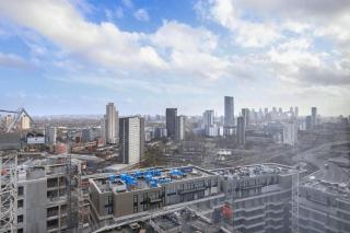 Blueground Stratford gym nr tube station LON-324 - 6