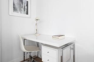 Blueground Covent Garden doorman balcony LON-571 - 7