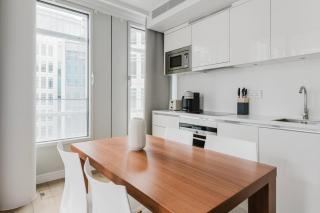 Blueground Covent Garden doorman balcony LON-571 - 3