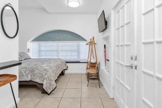 Private Studio in Little Havana - 3