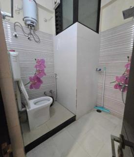 Hotel Rajkamal Near Pokhari - Bhubaneshwar - 1
