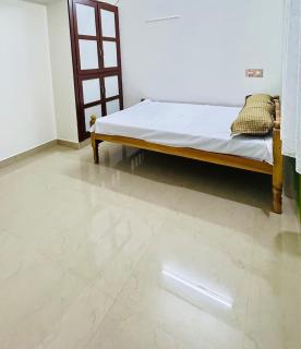 The Green Home with Mountain View on the way KK-TVM Highway - 1