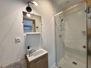 Chambres privées avec salle d'eau, clim, TV - Proche circuit - Campagne - 2p - Ruaudin - 3