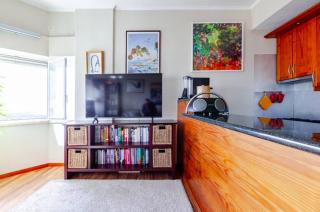 Elevated Elegance Mesmerizing Seaside Penthouse - Parede - 4